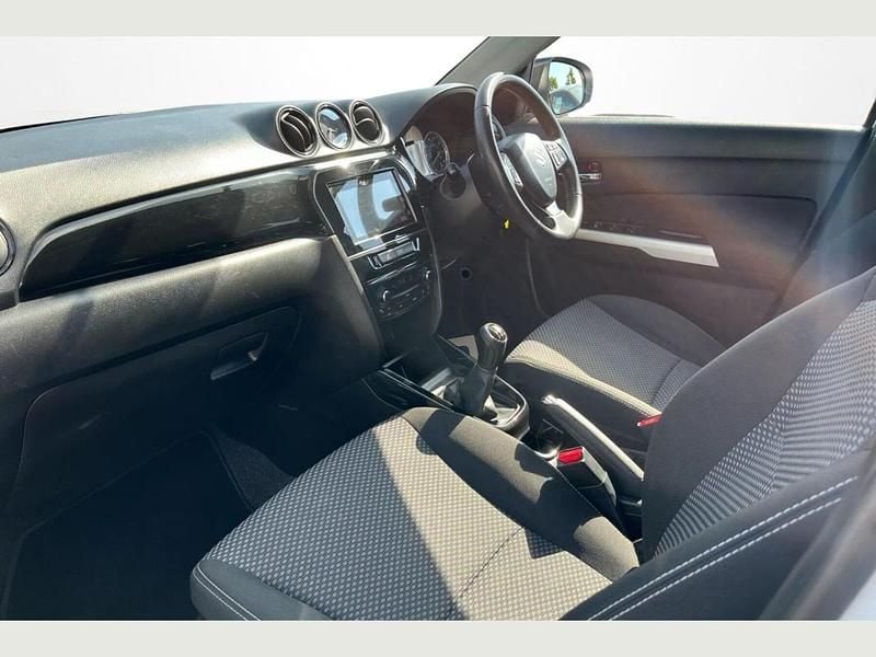 White Used 2018 Suzuki Vitara SZ-T SUV | £11,299 (A bit pricey) - Image 1/3