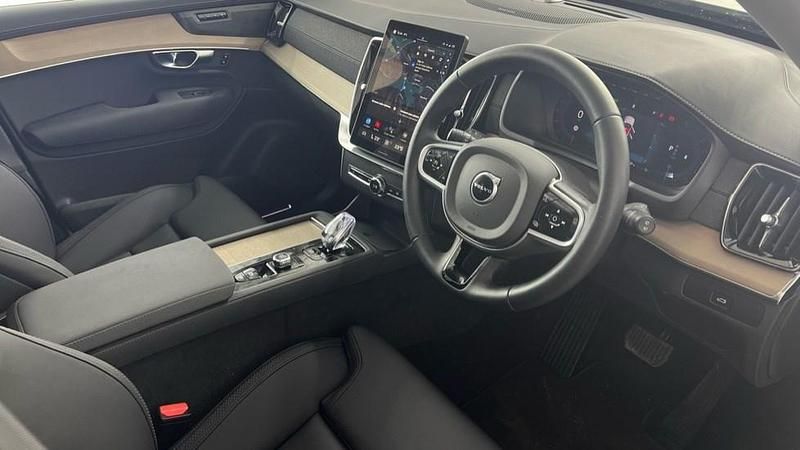 Used Volvo XC90 Plus 247 HP (181 kW) 2025 Grey SUV