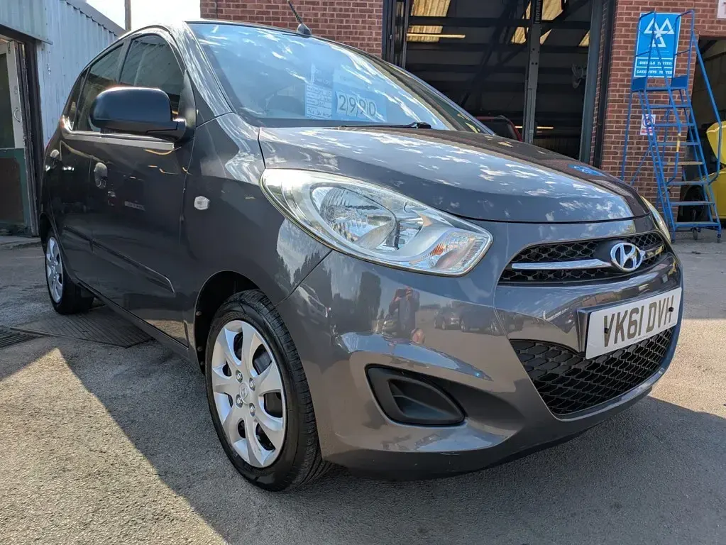 Used Hyundai i10 Classic 85 HP (62 kW) 2011 Grey Hatchback