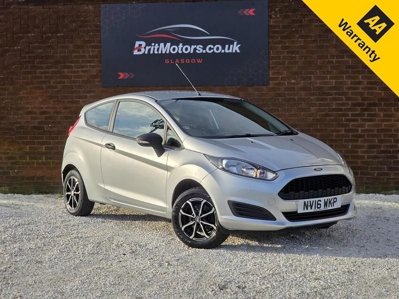 Used Ford Fiesta Studio 82 HP (60 kW) 2016 Silver Hatchback