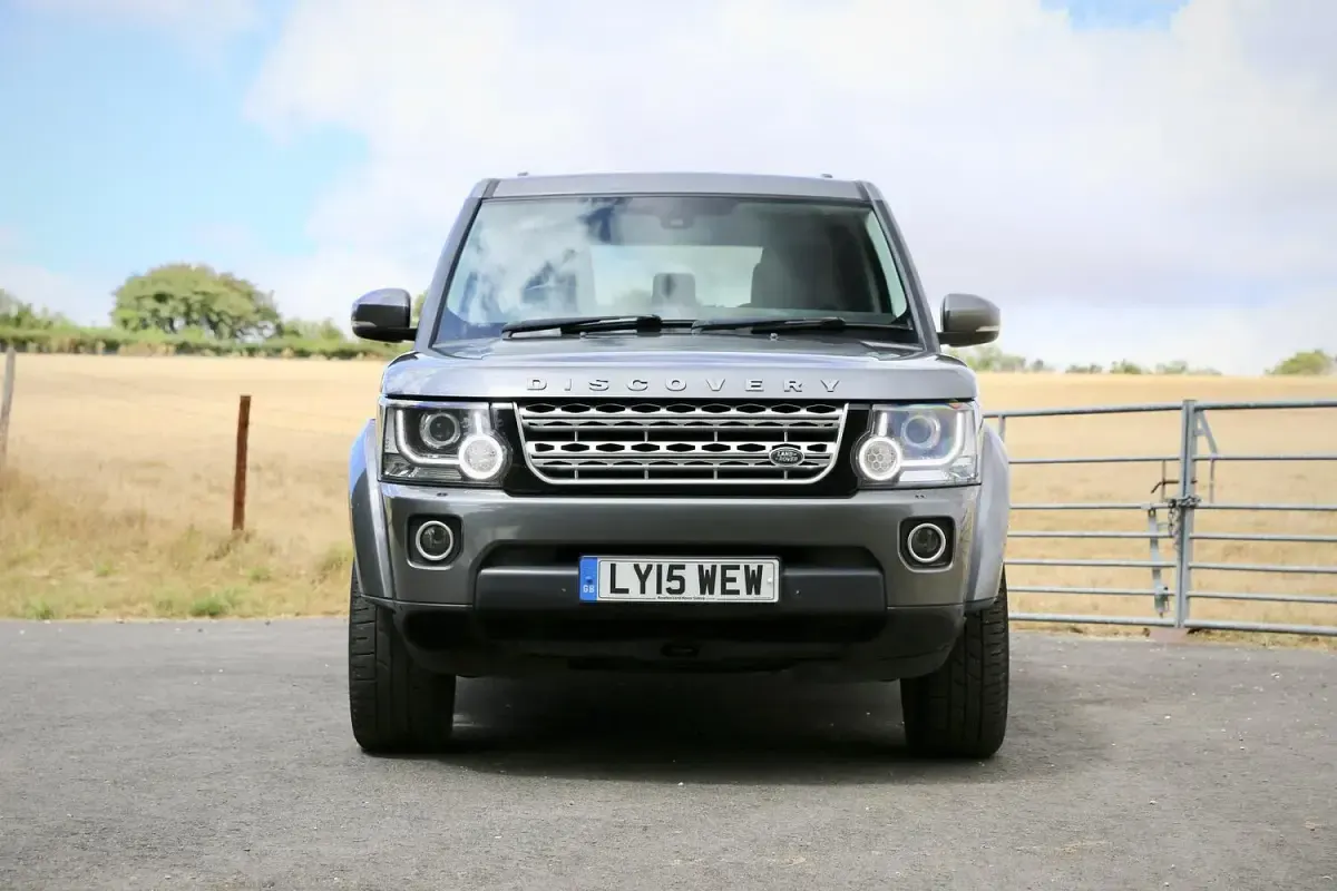 Used Land Rover Discovery 4 HSE 256 HP (188 kW) 2015 Grey SUV