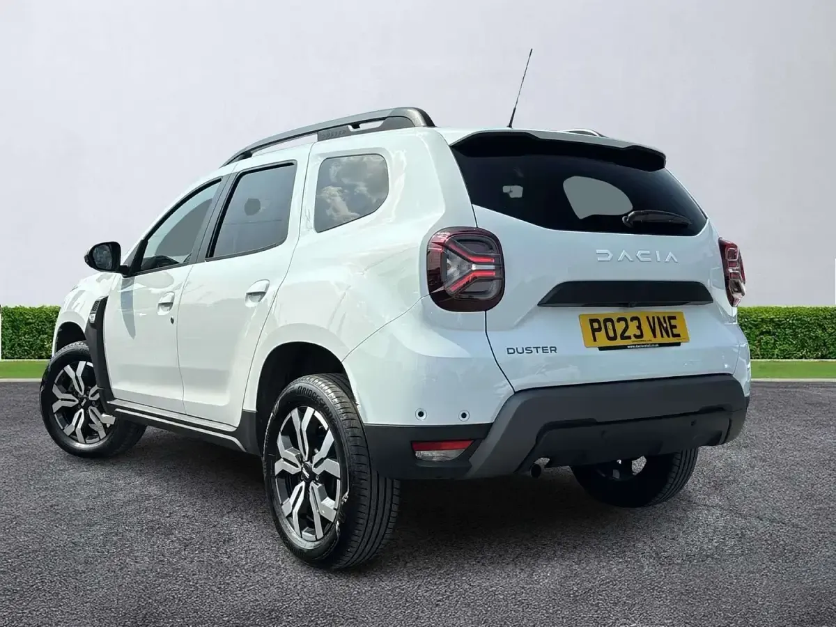 Used Dacia Duster Journey 150 HP (110 kW) 2023 White SUV