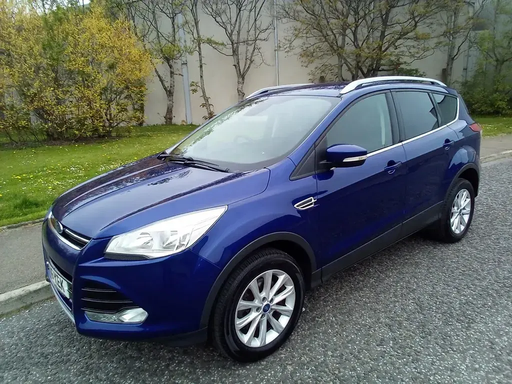 Usado Ford Kuga Titanium 150 HP (110 kW) 2016 Azul SUV