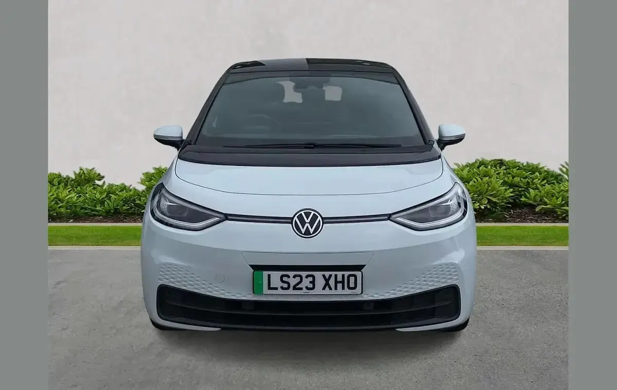 Used VW ID.3 Pro 106 kW (145 HP) 2023 White Hatchback