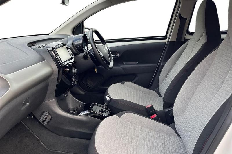 Lipizzan white Used 2017 Citroën C1 Flair Hatchback | £8,990 (Fair price) - Image 1/3