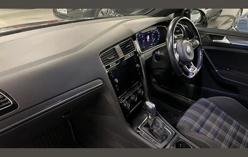 Used VW Golf VII GTE 200 HP (147 kW) 2018 Black Hatchback