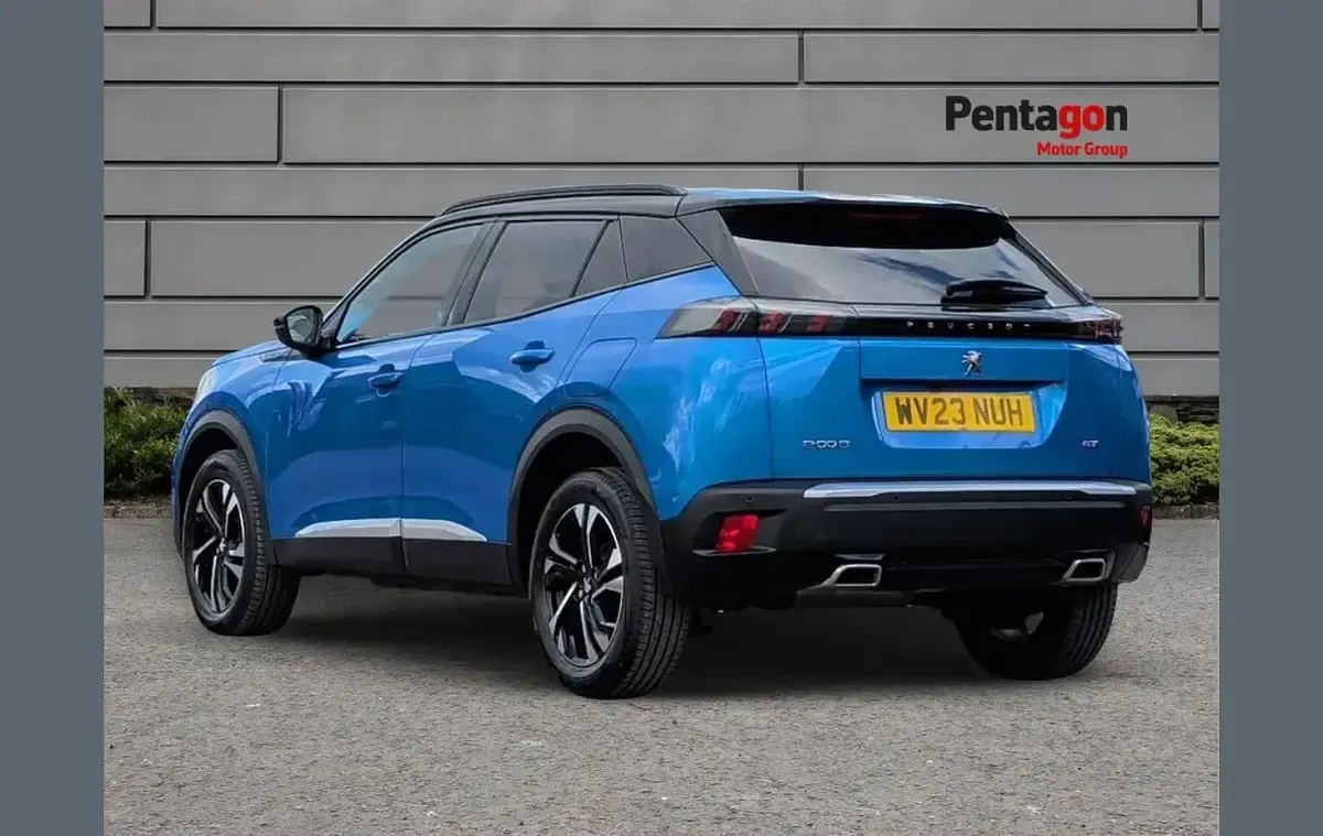 Usado Peugeot 2008 GTi 128 CV (94 kW) 2023 Azul SUV