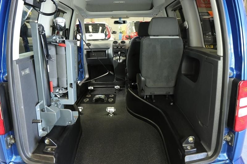 Used VW Caddy 102 HP (75 kW) 2013 Blue MPV