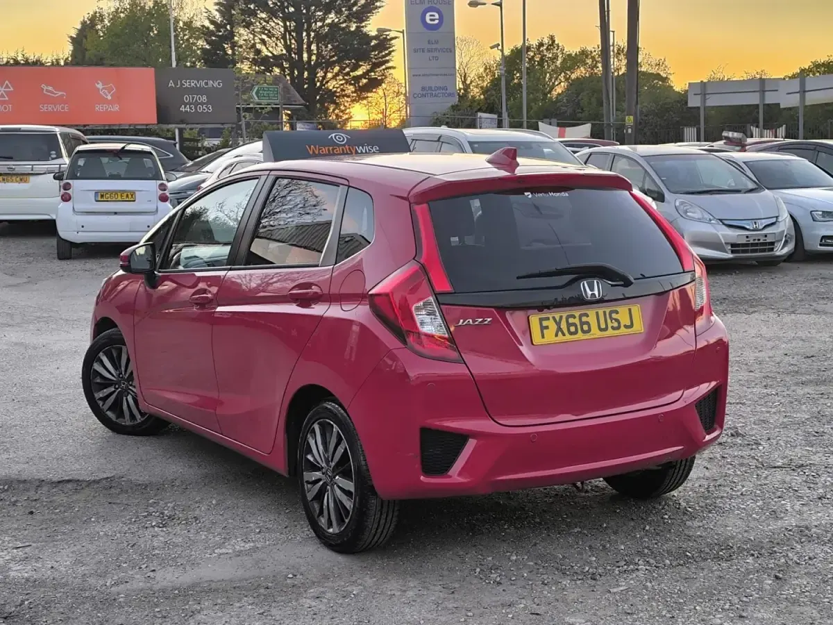 Second-hand Honda Jazz EX 102 CP (75 kW) 2016 Roșu Hatchback