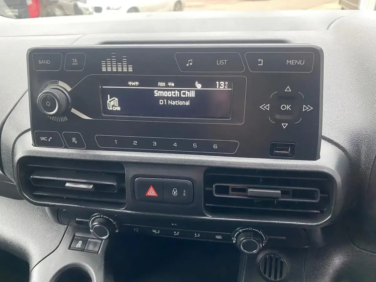 Gebraucht Vauxhall Combo 2022 Weiß Van / Kleinbus