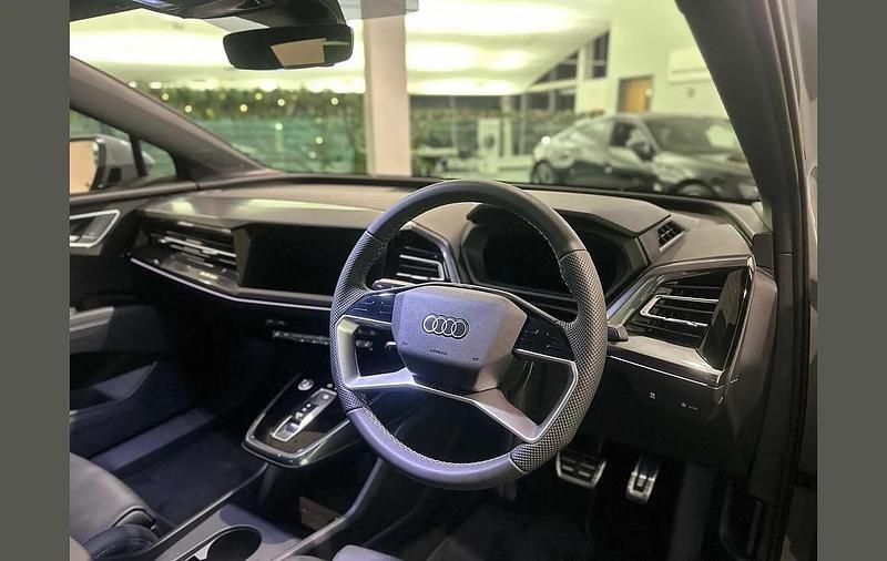 New Audi Q4 Sportback e-tron S-Line 150 kW (204 HP) 2025 Grey SUV