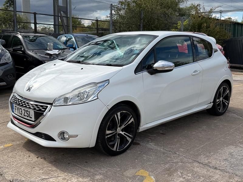 Used Peugeot 208 Active 2013 White Hatchback