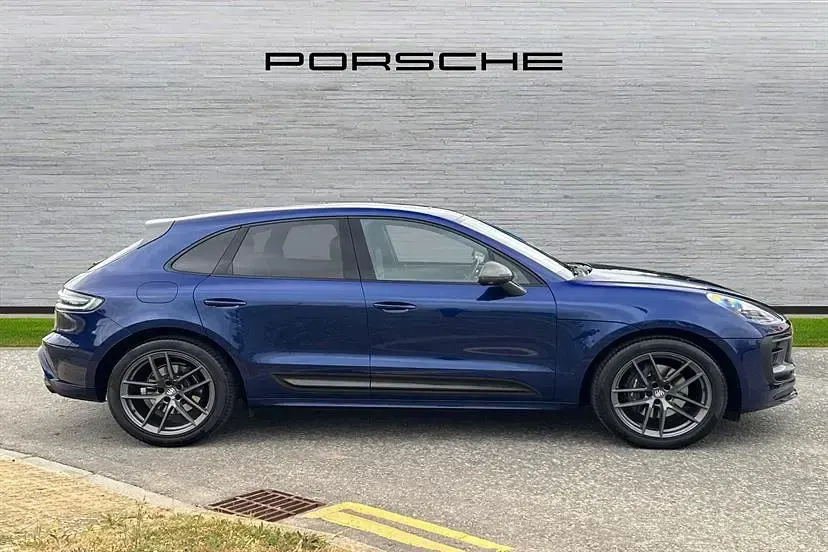 Used Porsche Macan 265 HP (194 kW) 2024 Gentian blue SUV