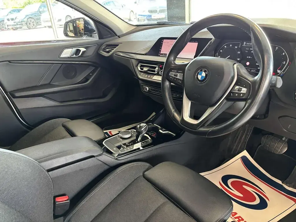 Used BMW 116 Sport Line 116 HP (85 kW) 2019 White Hatchback