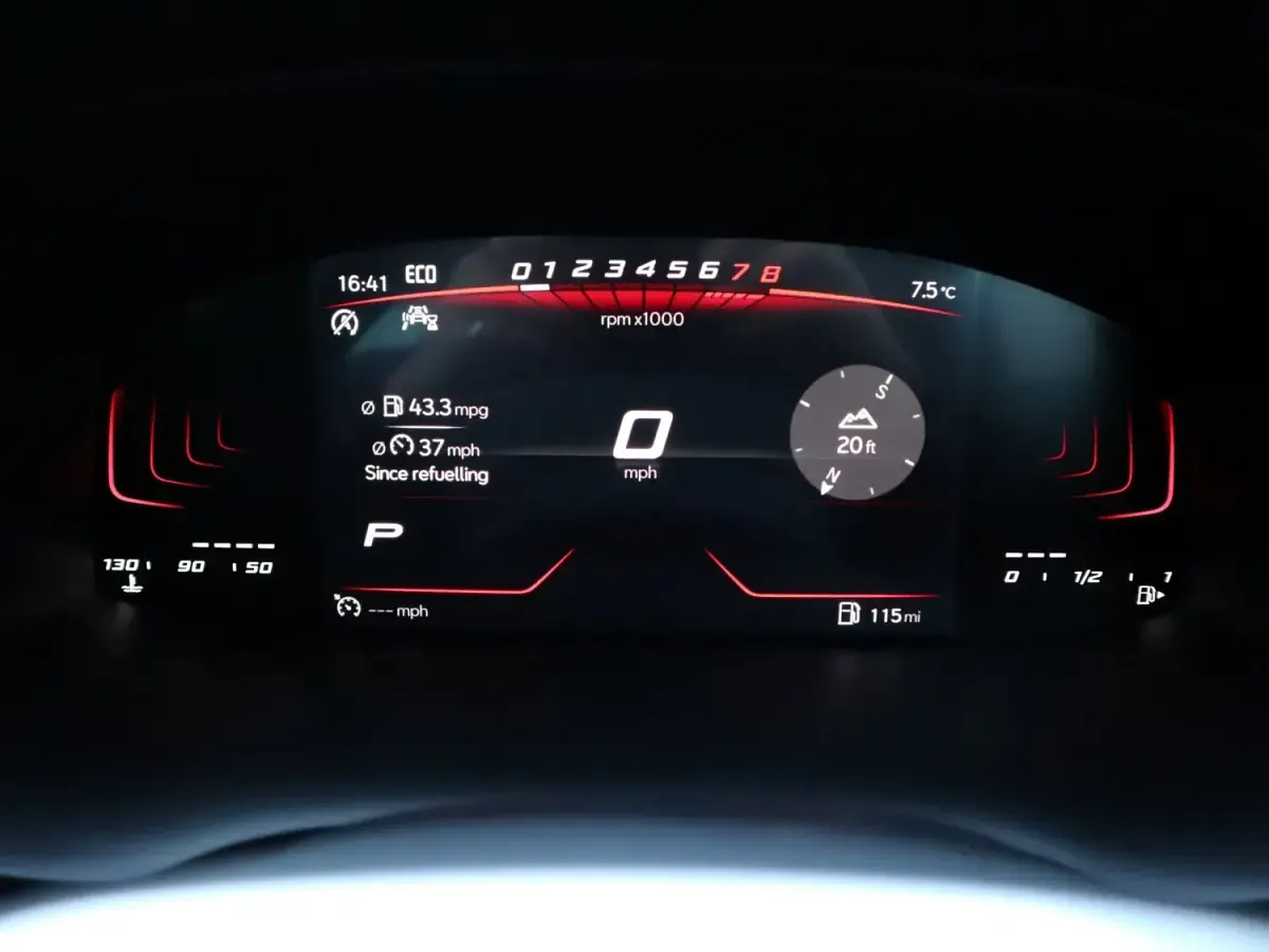 Käytetty Seat Ateca FR 150 HP (110 kW) 2023 Musta Katumaasturi