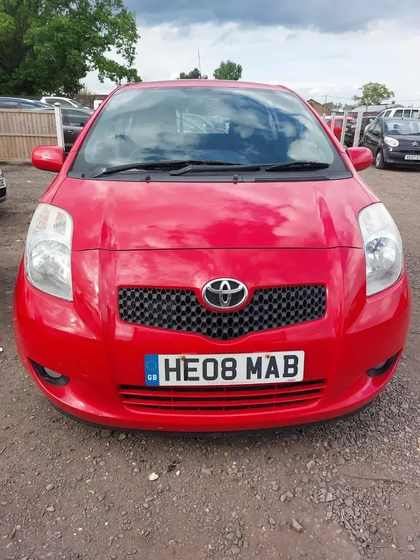 Usado Toyota Yaris 2008 Vermelho Citadino