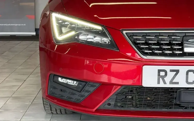 Used Seat Leon XCELLENCE 184 HP (135 kW) 2016 Red Hatchback