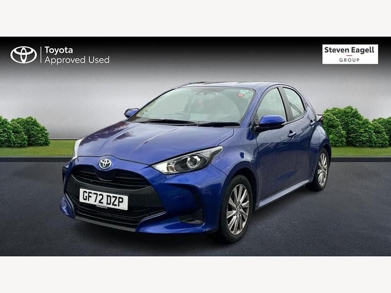 Used Toyota Yaris Hybrid 114 HP (83 kW) 2023 Blue Hatchback