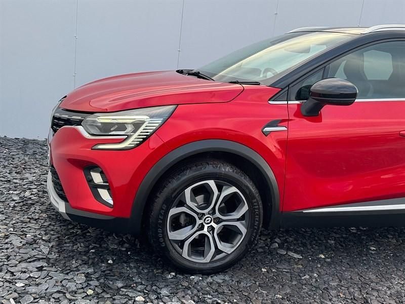 Used Renault Captur Techno 90 HP (66 kW) 2022 Red SUV