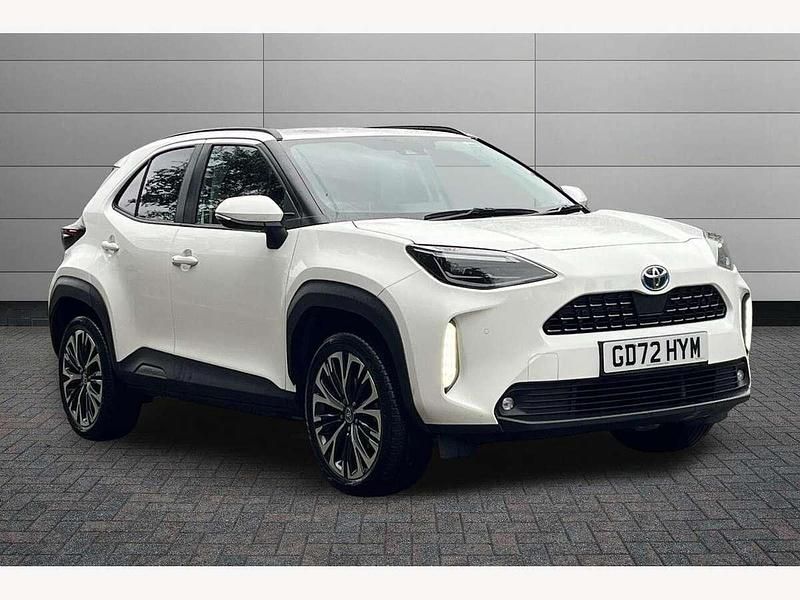 White Used 2023 Toyota Yaris Hybrid SUV | £22,550 (A bit pricey) - Image 1/2