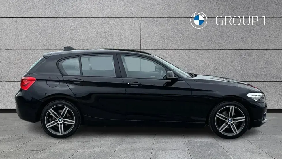 Used BMW 118 Sport Line 134 HP (98 kW) 2019 Black Hatchback