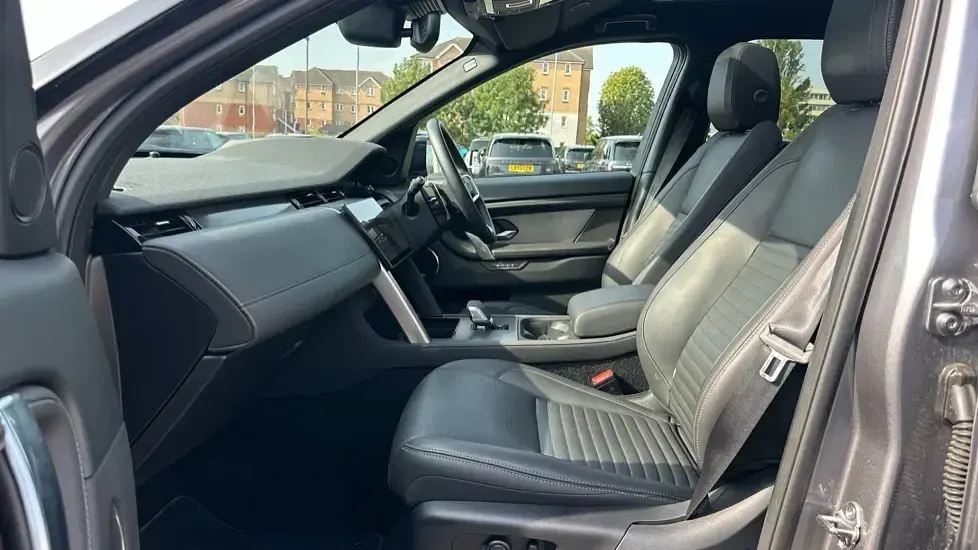 Used Land Rover Discovery Sport HSE Dynamic 269 HP (197 kW) 2024 Eiger gray SUV