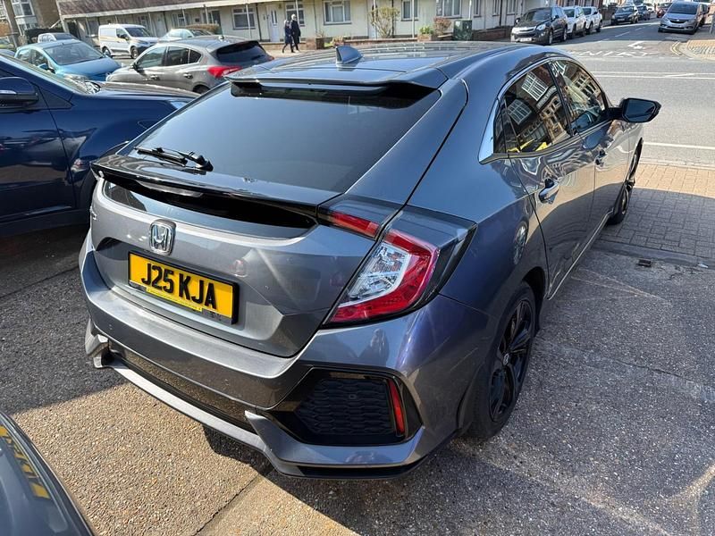 Begagnad Honda Civic SR 126 HK (92 kW) 2019 Grå Halvkombi