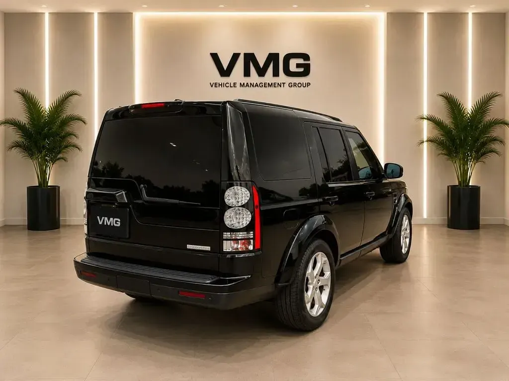 Used Land Rover Discovery 4 Landmark 256 HP (188 kW) 2016 Black SUV
