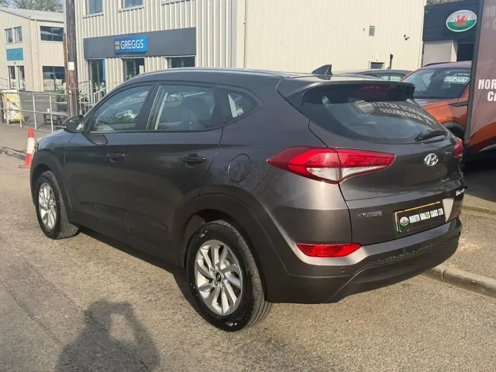 Used Hyundai Tucson SE 116 HP (85 kW) 2016 Grey SUV
