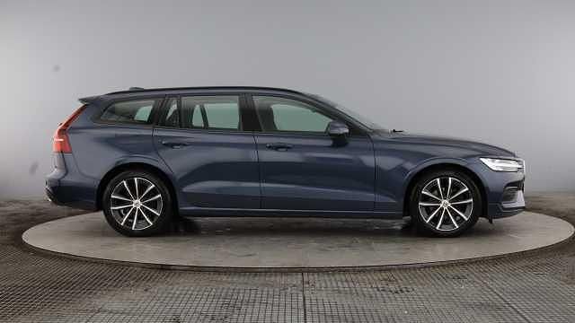 Used Volvo V60 Momentum 163 HP (119 kW) 2022 Estate