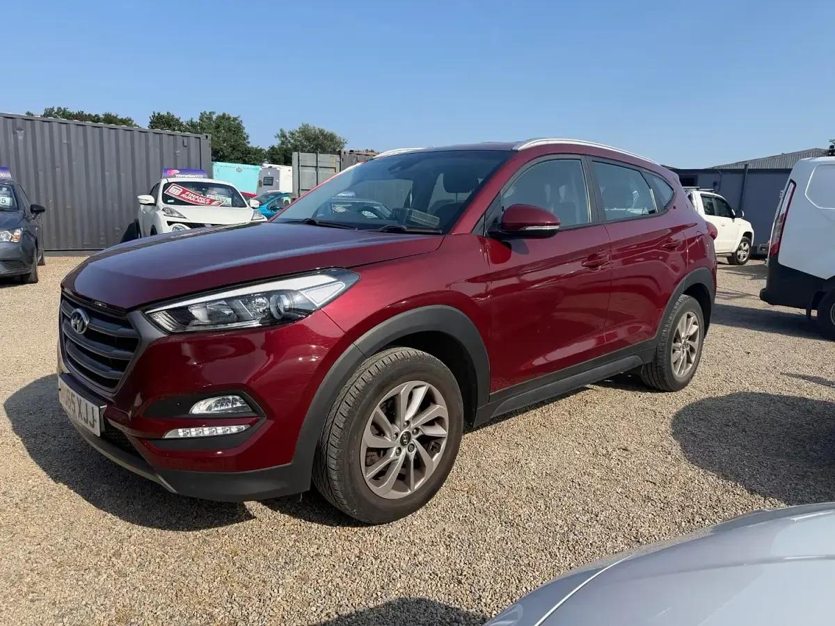 Used Hyundai Tucson SE 2015 Red SUV