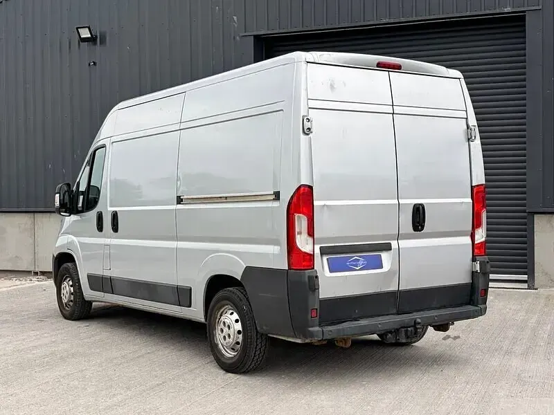 Used Citroën Relay 130 HP (95 kW) 2019 Silver Van