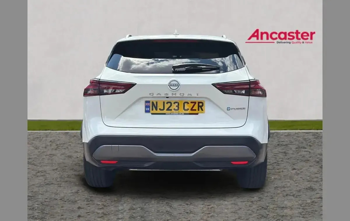 Used Nissan Qashqai N-Connecta 190 HP (139 kW) 2023 White SUV