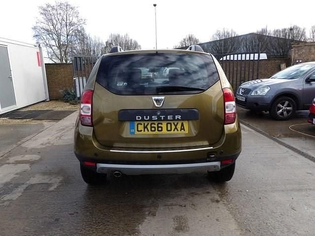 Used Dacia Duster Prestige 110 HP (80 kW) 2016 Green SUV