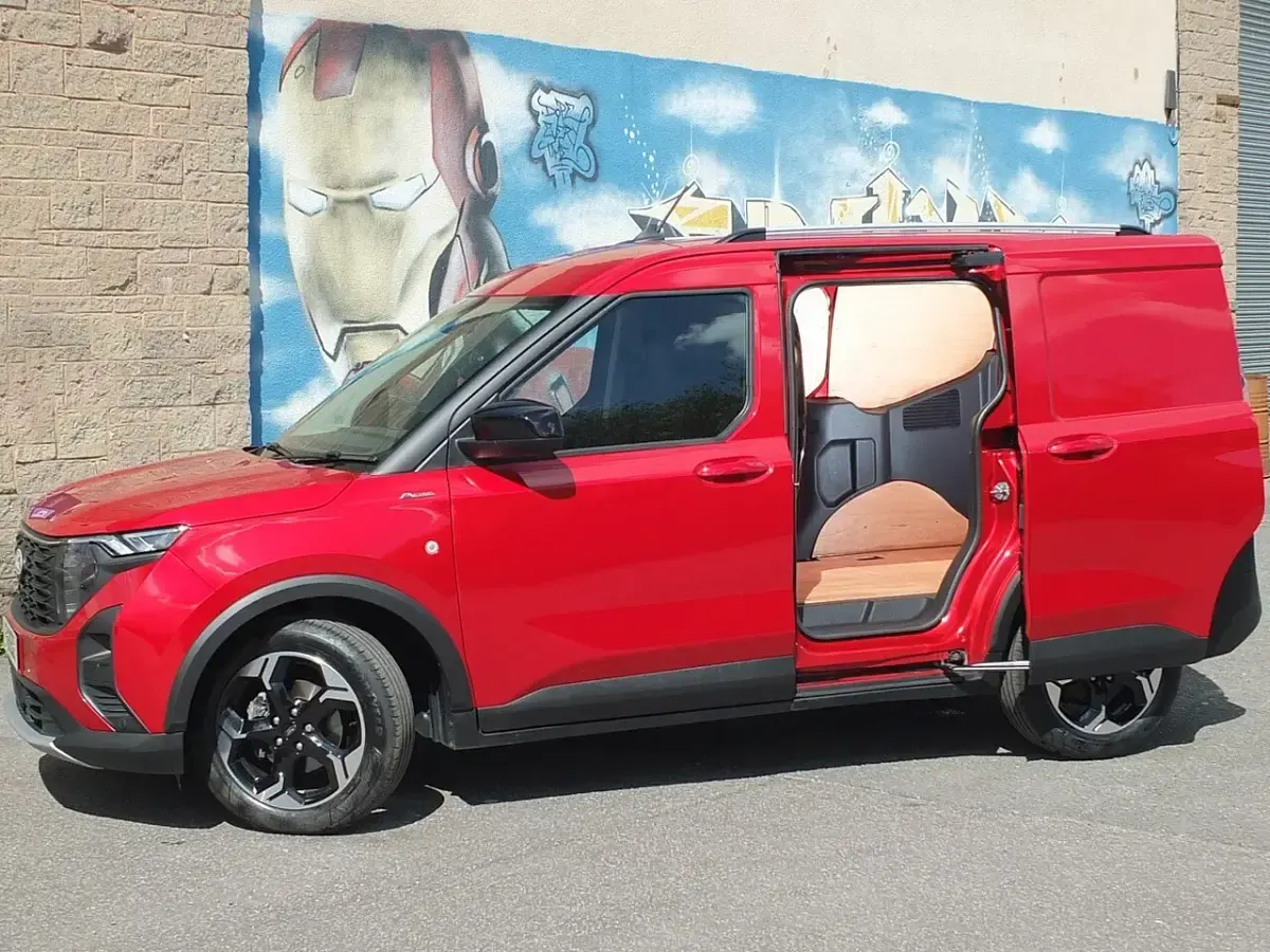 Used Ford Transit Active 125 HP (91 kW) 2025 Red Van