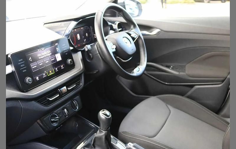 Used Skoda Fabia Colour Edition 94 HP (69 kW) 2023 Candy white body / graphite grey metallic roof Hatchback