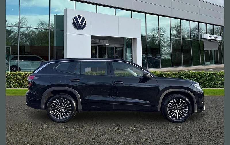 Usado VW Tayron Life 147 CV (108 kW) 2025 Negro SUV