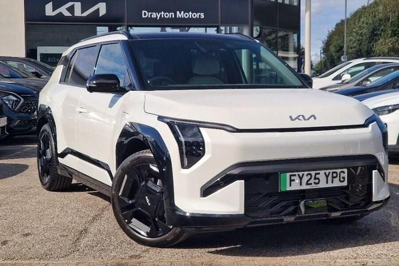 Used 2025 Kia EV3 2 SUV | £35,600 (Fair price) - Image 1/1