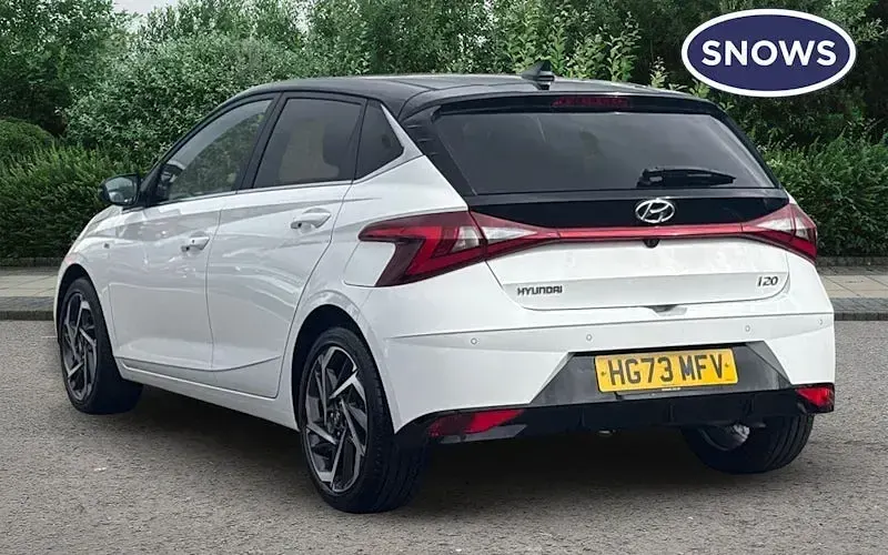 Used Hyundai i20 Ultimate 101 HP (74 kW) 2023 White Hatchback