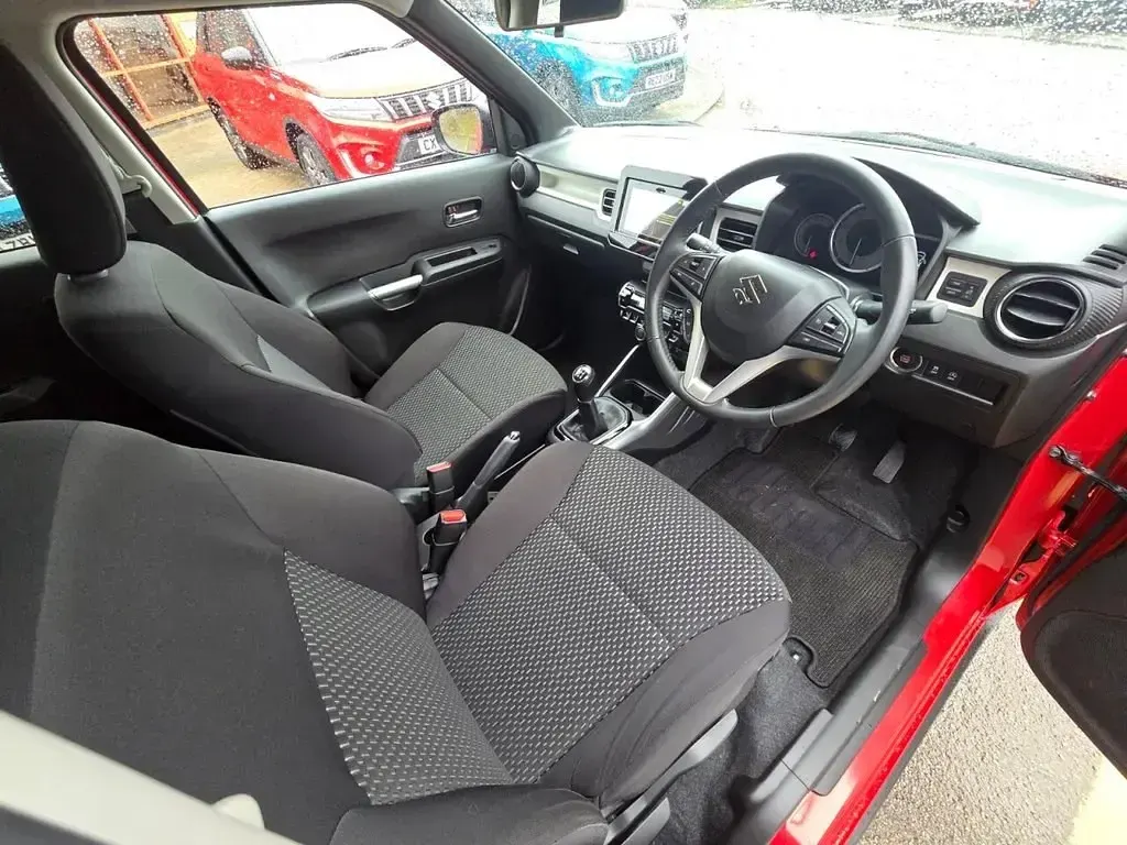 Usado Suzuki Ignis SZ5 83 HP (61 kW) 2024 Vermelho SUV