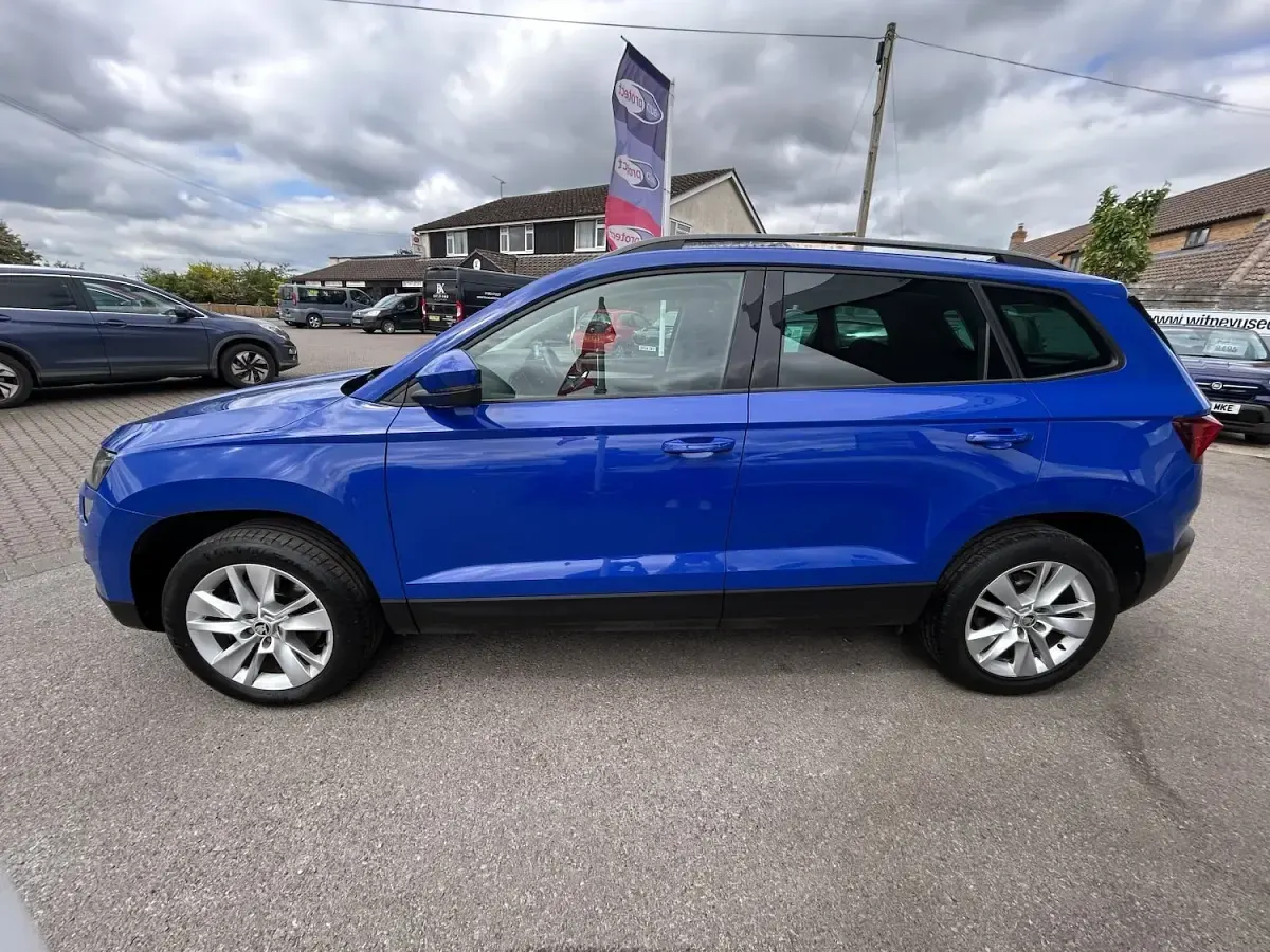 Used Skoda Karoq SE Technology 116 HP (85 kW) 2018 Blue SUV