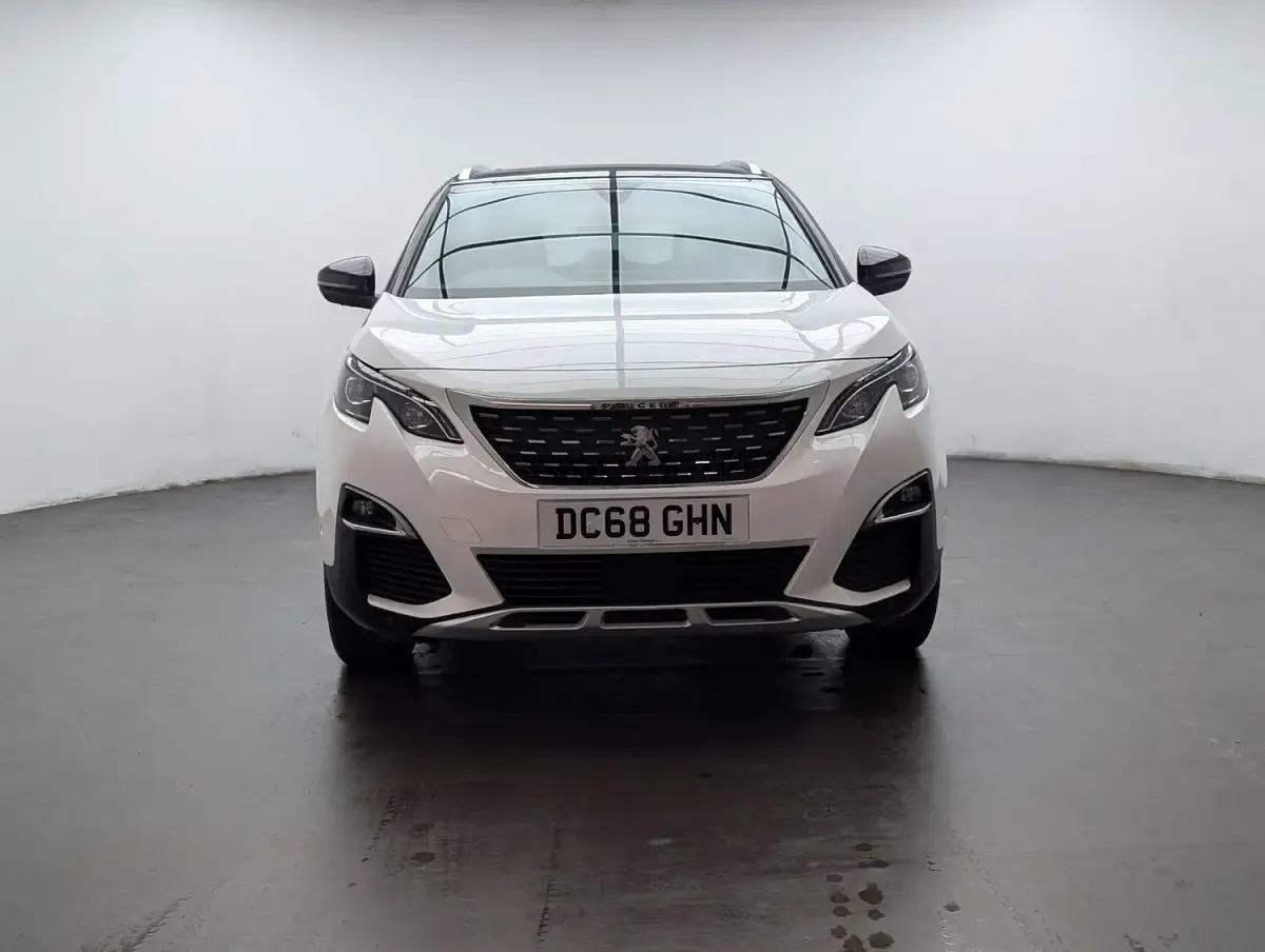Used Peugeot 5008 Premium 129 HP (94 kW) 2019 White SUV