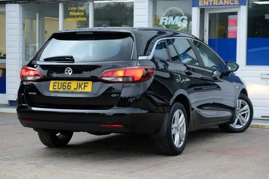 Used Vauxhall Astra Design Edition 2016 Black Estate
