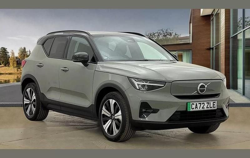 Green Used 2022 Volvo XC40 Plus SUV | £24,495 (Fair price) - Image 1/4