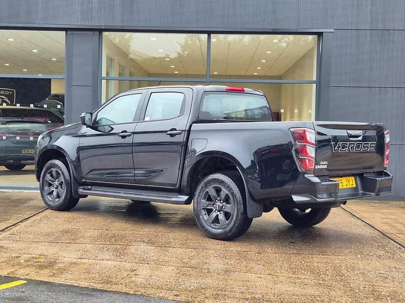New Isuzu D-Max 163 HP (119 kW) 2025 Onyx black Pickup