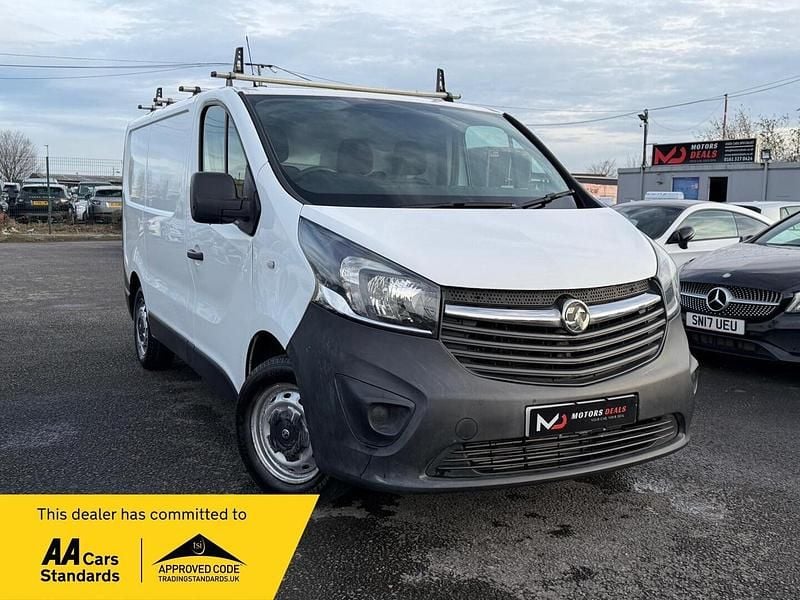 Used Vauxhall Vivaro 115 HP (84 kW) 2016 White MPV