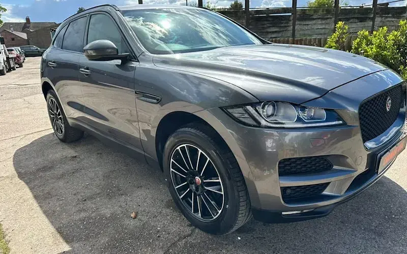 Used Jaguar F-Pace Portfolio 241 HP (177 kW) 2019 Black SUV