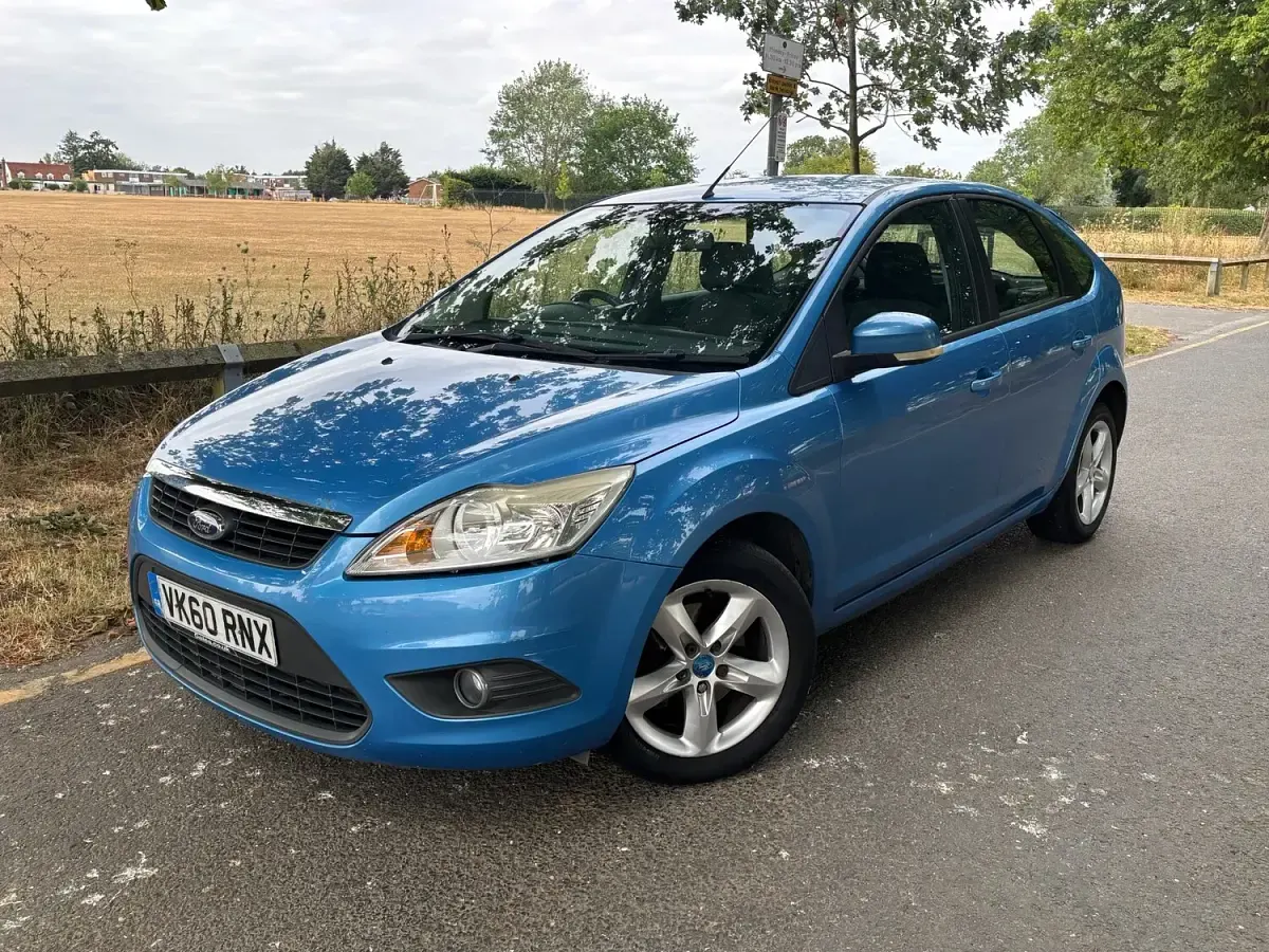 Used Ford Focus Zetec 110 HP (80 kW) 2010 Blue Hatchback