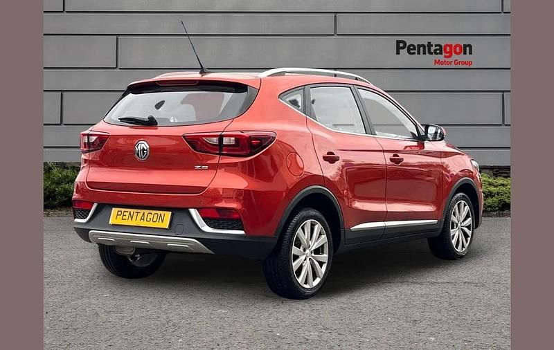 Used MG ZS Excite 111 HP (81 kW) 2019 Orange SUV