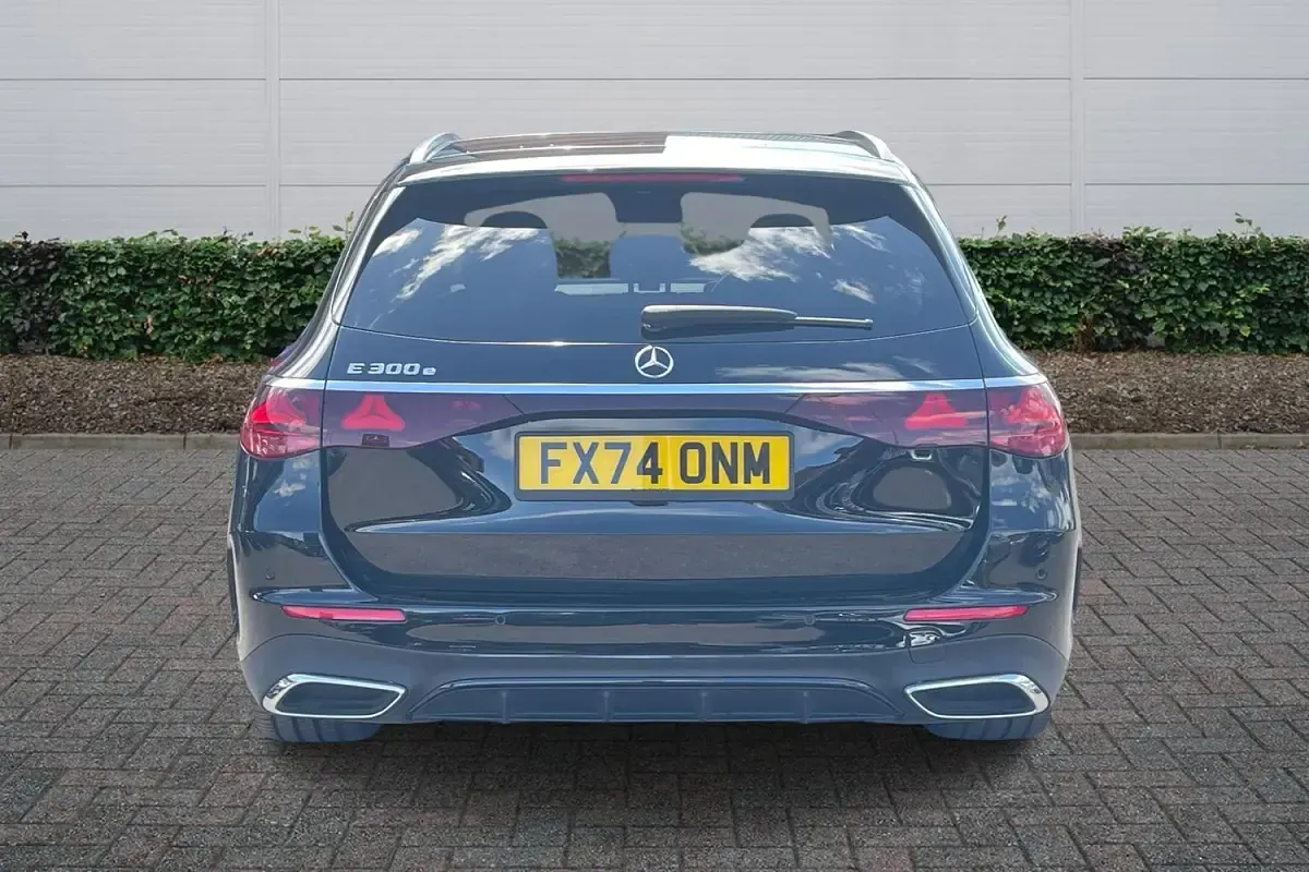 Used Mercedes E300 Urban 313 HP (230 kW) 2025 Black Estate